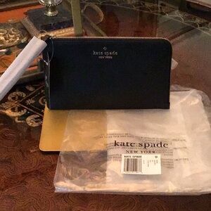 Kate Spade md lzp Wristlet Saffiano Leather Black NWT